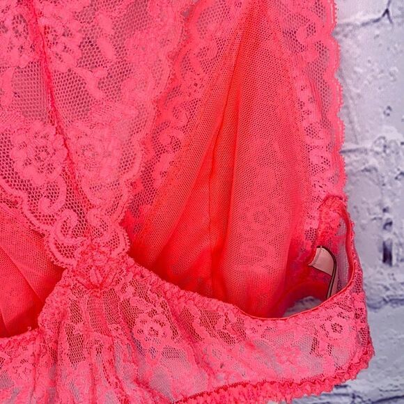 Victoria Secret Lace Bra - Picture 7 of 8